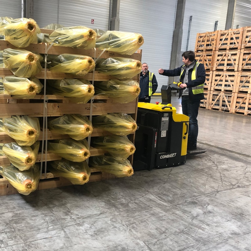 Combi Ppt Hc Powered Pallet Truck Action - Advanced Intralogistics