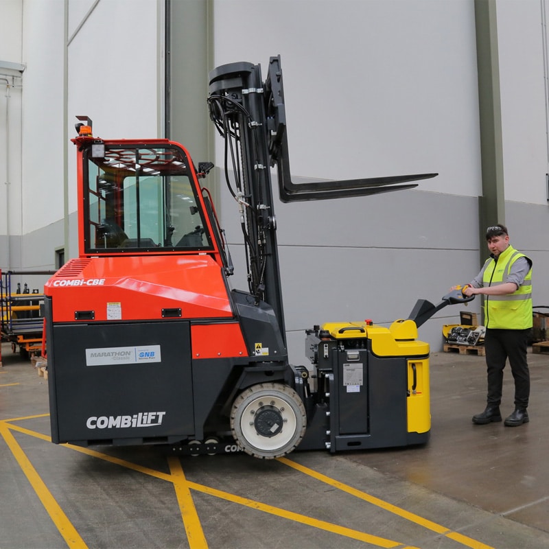 Combi Ppt Hc Powered Pallet Truck Action - Advanced Intralogistics